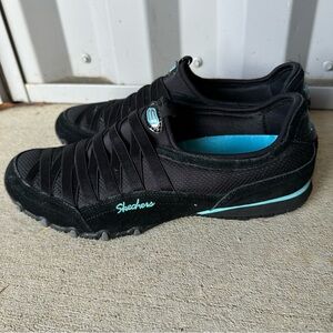 Skechers Women's Black and Teal Sneakers